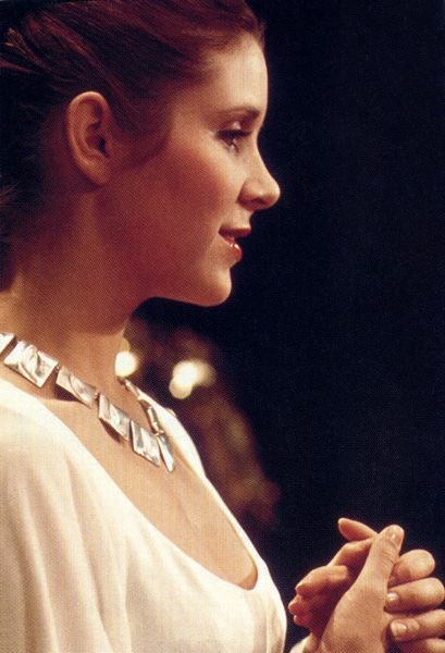 RobustRebel's tweet image. space queen.