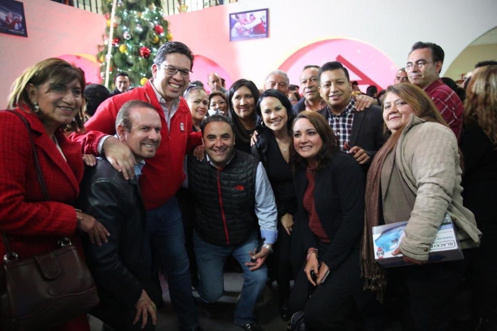 AlejandraDMV's tweet photo. Hoy somos uno solo, un gran equipo que esta afiliando a la militancia más grande, más comprometida y más victoriosa de todo el país… y porque esa militancia salga triunfadora en el 2021 estamos dispuestos a dar más, a no guardarnos nada y a seguir adelante siempre. (2) https://t.co/GI9vrNP0sk
