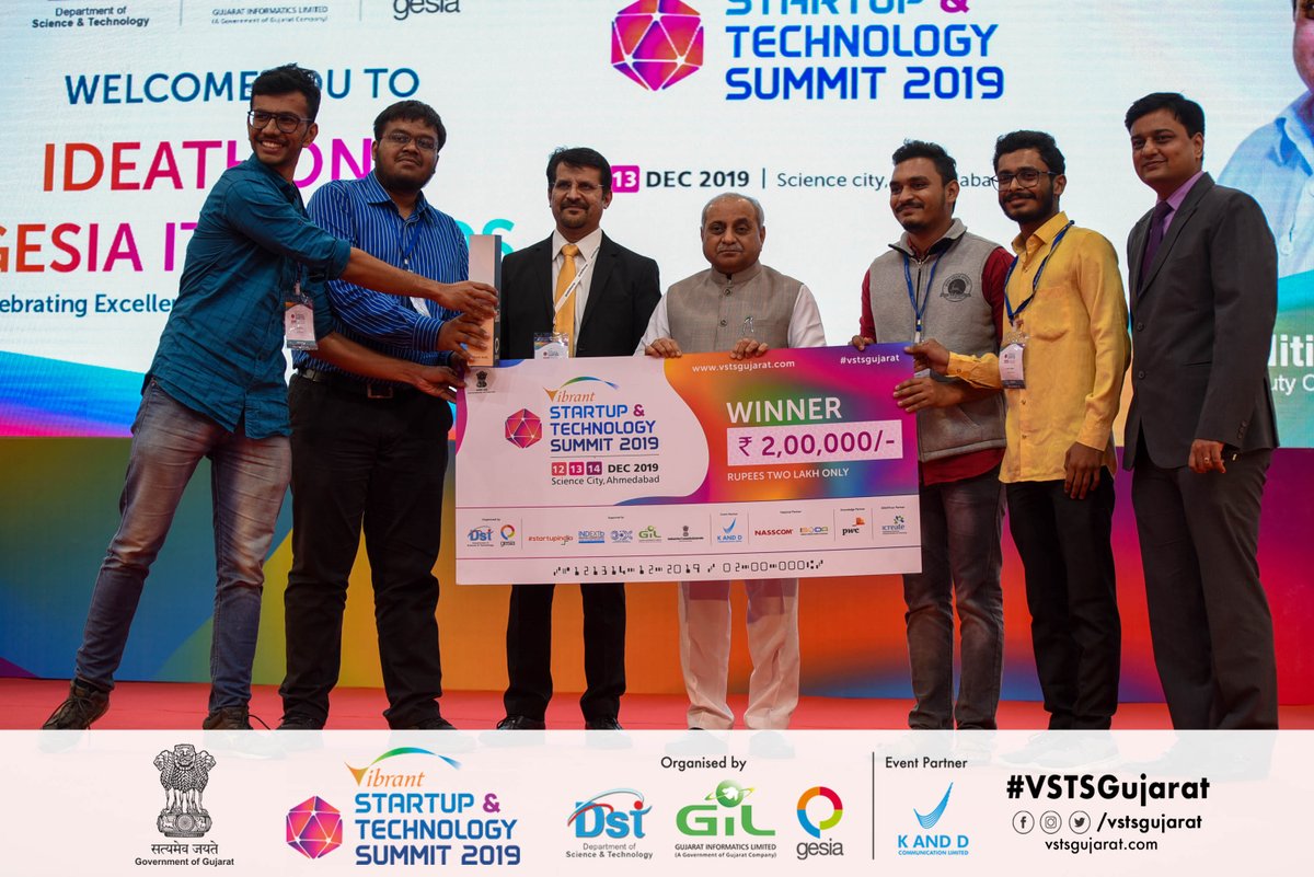 Congratulations to Black Bulls for winning IDEAThon 2019 (Smart &amp; Shared Mobility Category) at #VSTSGujarat.

Here's them being awarded by Nitin Patel (Deputy CM, Gujarat), Hareet Shukla (Secretary, DST) &amp; Maulik Bhansali (Chairman, GESIA).