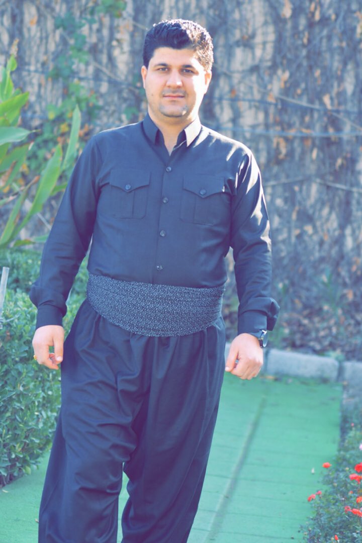 AnwarRebwar's tweet photo. پیرۆبێت رۆژی پیرۆزی ئاڵای کوردستان.

١٧ی١٢ی٢٠١٩
رێبوار کەلاری https://t.co/S01gR2jiL8