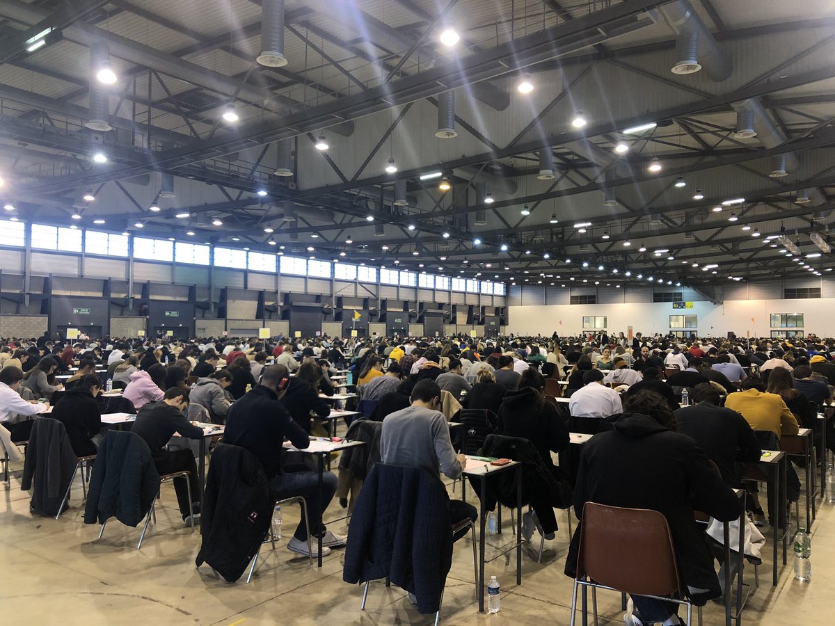 Bon courage aux 3192 étudiants qui passent aujourd’hui les premières épreuves de la #PACES ! 🙌🏼
