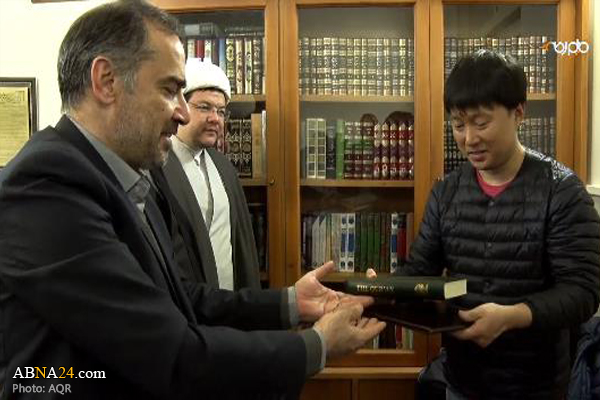 wocoshiac's tweet photo. Un ciudadano coreano se #convirtió_al_Islam en el Santuario del #Imam_Ridha (P) 
Tras su extensa investigación y estudio sobre el Islam...
Leer Ma's:
https://t.co/Dqd5dPkqsk
#wocoshiac
#consejo_mundial_de_centros_chiies https://t.co/mEAZvKZRw0