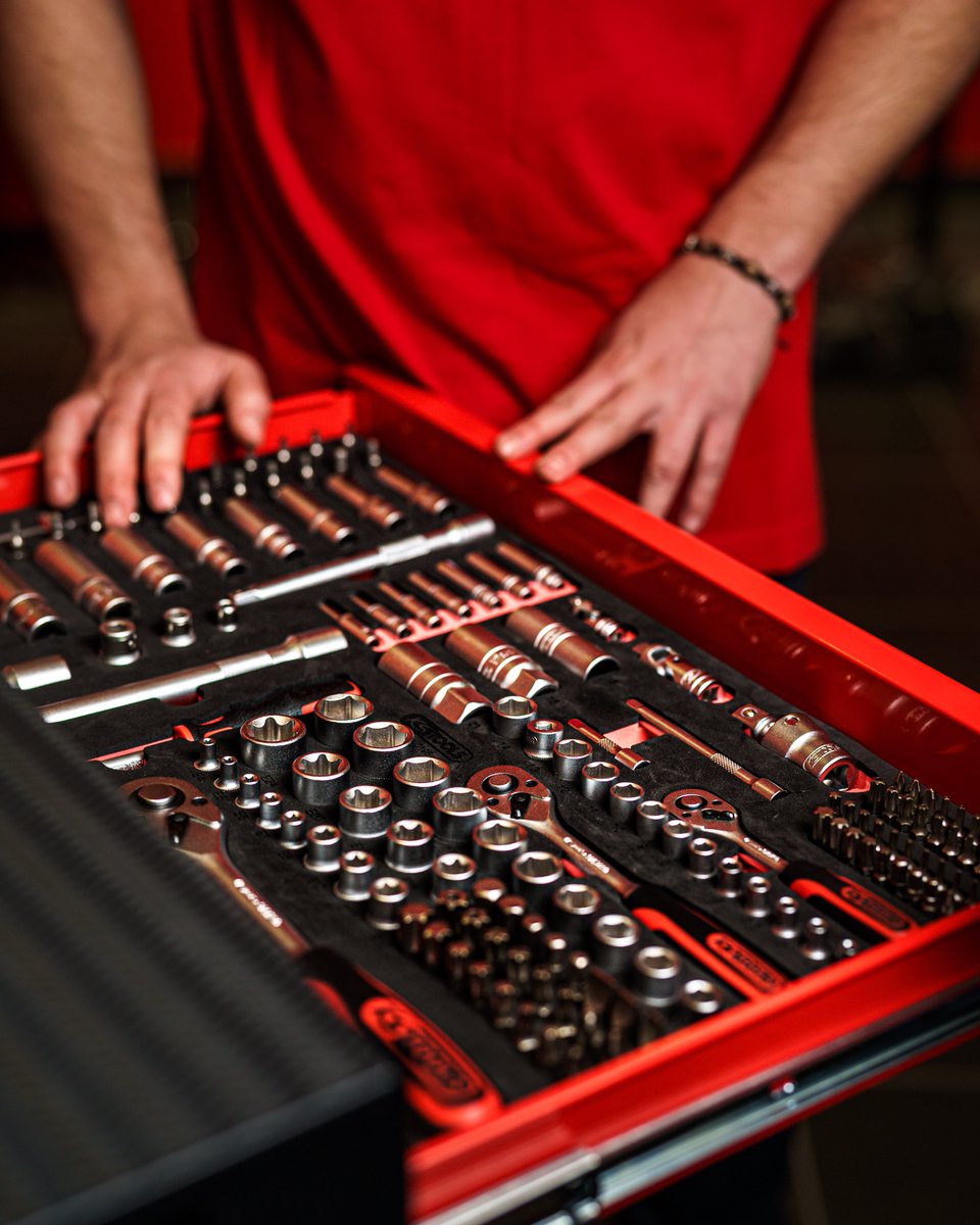 Handwerker machen keine Pausen, sie geben dem Werkzeug nur Zeit sich zu erholen. #handwerker #kstools