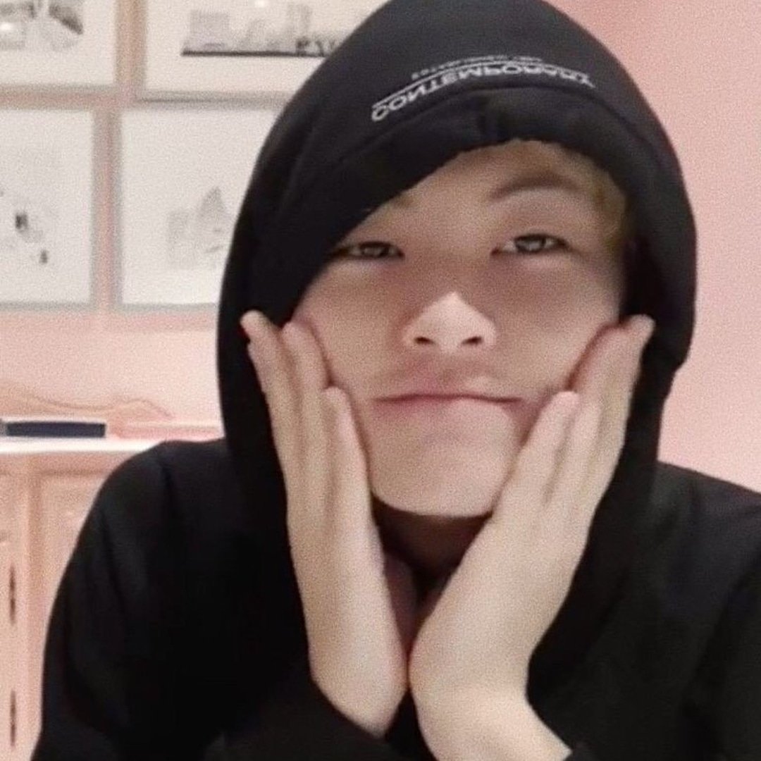 markshotdogbone's tweet photo. #To6etherWithMark i cant believe its been 6 years 🥺 ive only been with you for around 1 and a half but im so happy that im here! your accomplishments the past 6 years are superhuman, im so excited to see you again in February. youve grown so much and were all so proud of you💗 https://t.co/DZYmYPltx0