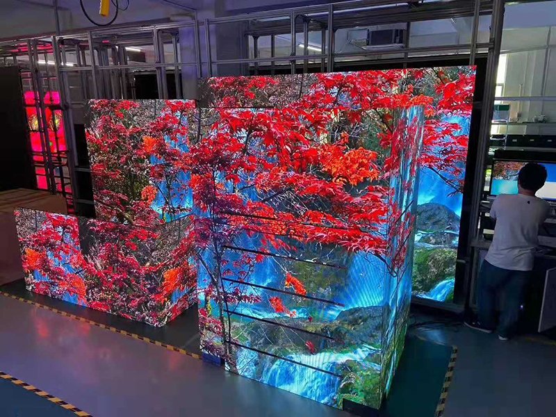 EsdlumenLED's tweet image. #LEDDisplay #ShelfScreen
These screens are specially customized for our client! With the gaps between the screen, this kind of screen can embed the shelves in it. Different from other shelf screens, it can easily integrate the products into the display contents of the screen.