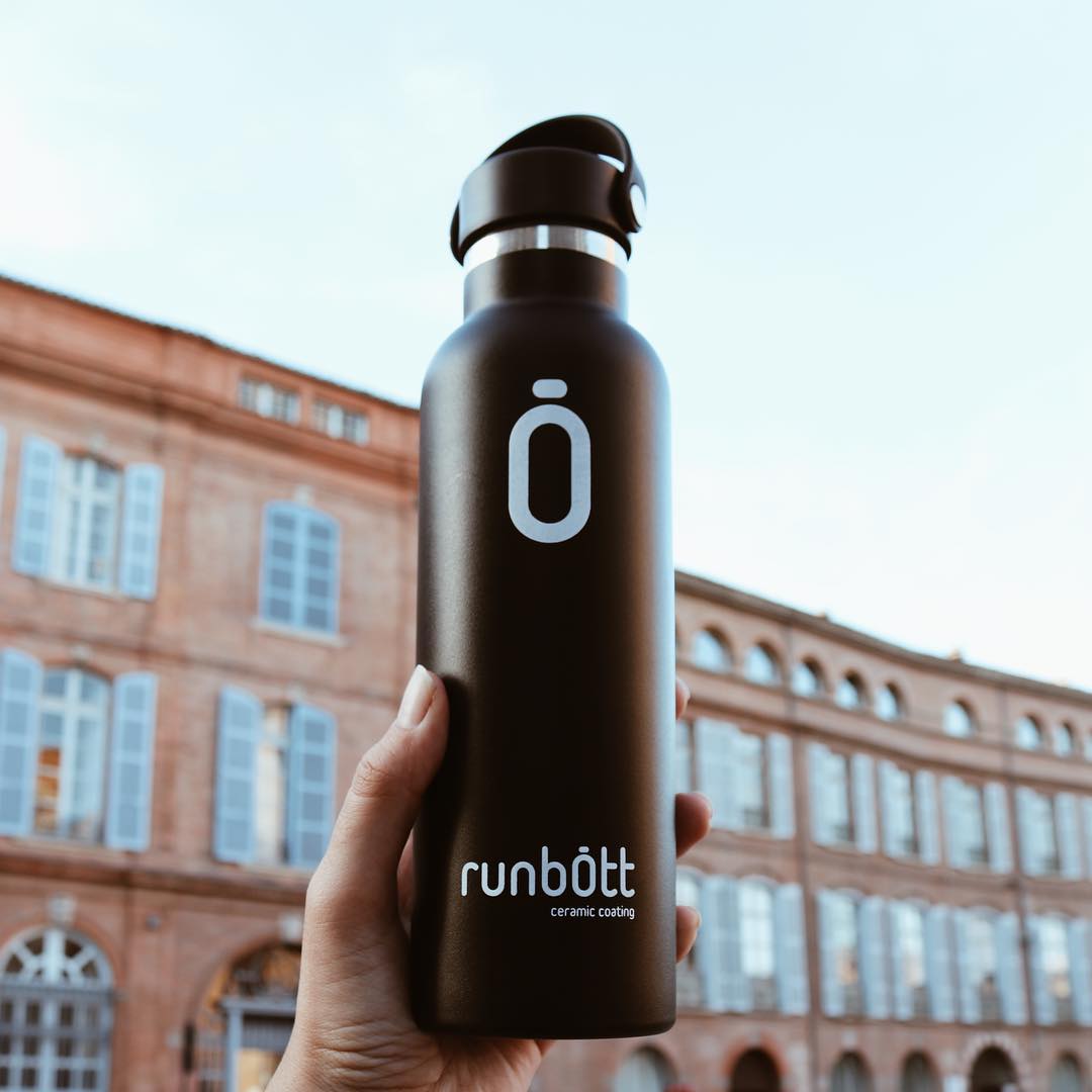 InfoBlautec's tweet photo. #TEMPERATURA, #SABOR Y #SOSTENIBILIDAD.✅
Lleva cualquier tipo de liquido siempre contigo con la nueva botella #RUNBOTT. Diseñada para ser tu botella reutilizable más cómoda, funcional y elegante. ¡Encuéntrala en #Blautec y elige tu color favorito! 😉📸 #runbotteverywhere https://t.co/xL3wFsT4As