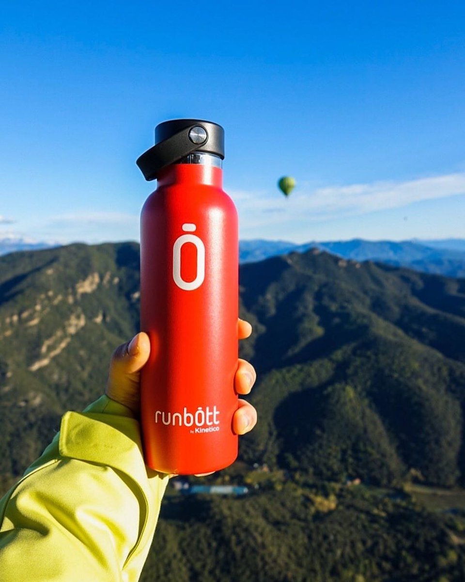 InfoBlautec's tweet photo. #TEMPERATURA, #SABOR Y #SOSTENIBILIDAD.✅
Lleva cualquier tipo de liquido siempre contigo con la nueva botella #RUNBOTT. Diseñada para ser tu botella reutilizable más cómoda, funcional y elegante. ¡Encuéntrala en #Blautec y elige tu color favorito! 😉📸 #runbotteverywhere https://t.co/xL3wFsT4As