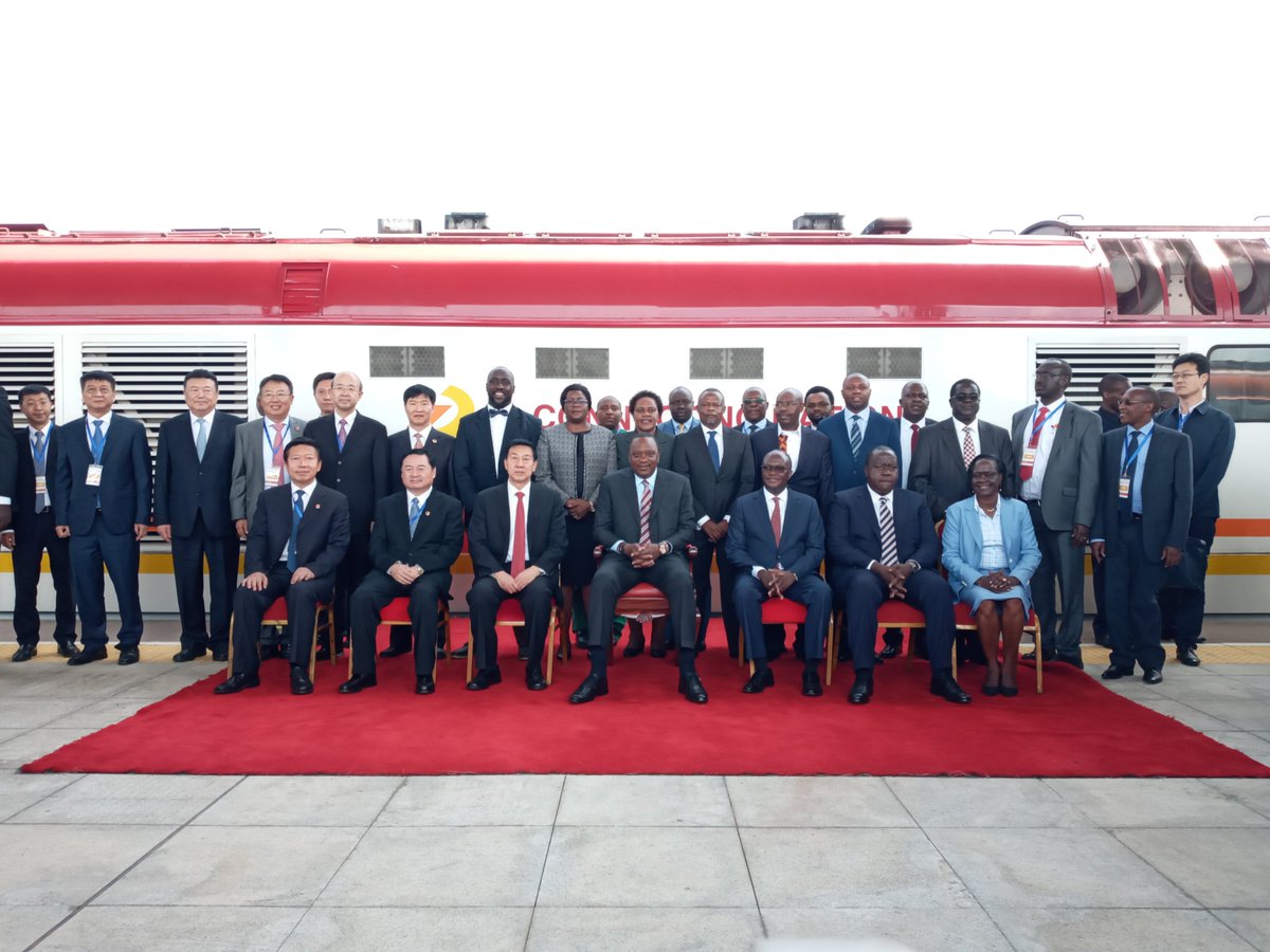 KenyaRailways_'s tweet photo. President Uhuru Kenyatta has flagged off the first Freight train to Naivasha at the Nairobi Terminus.
#rightontrack https://t.co/RcFufOwmba