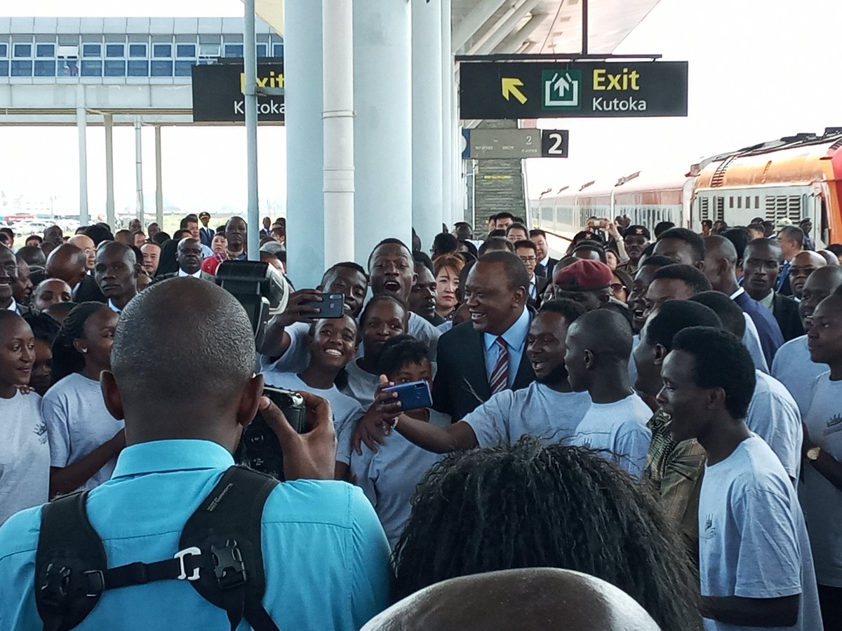 KenyaRailways_'s tweet photo. President Uhuru Kenyatta has flagged off the first Freight train to Naivasha at the Nairobi Terminus.
#rightontrack https://t.co/RcFufOwmba