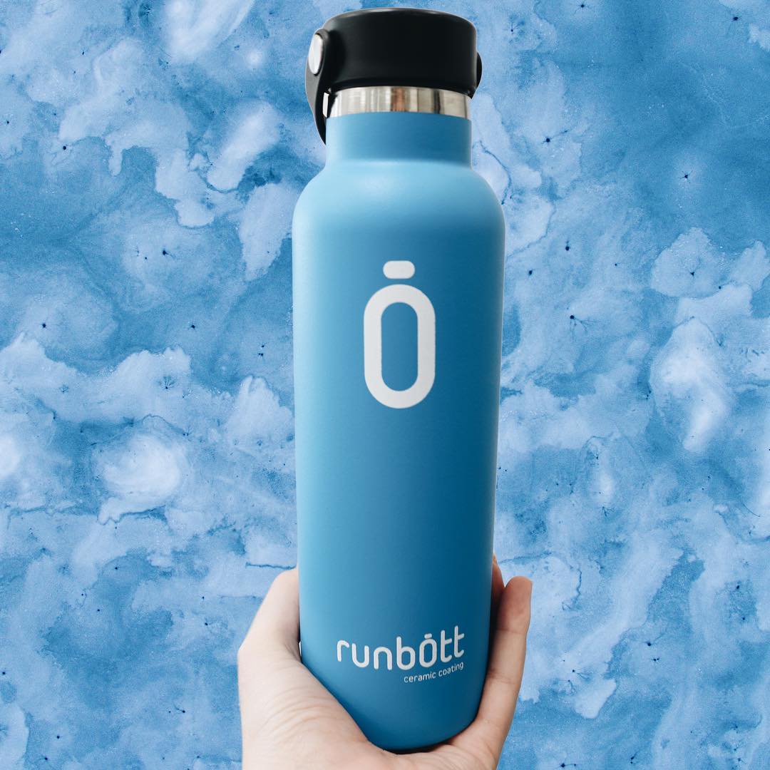 InfoBlautec's tweet photo. #TEMPERATURA, #SABOR Y #SOSTENIBILIDAD.✅
Lleva cualquier tipo de liquido siempre contigo con la nueva botella #RUNBOTT. Diseñada para ser tu botella reutilizable más cómoda, funcional y elegante. ¡Encuéntrala en #Blautec y elige tu color favorito! 😉📸 #runbotteverywhere https://t.co/xL3wFsT4As