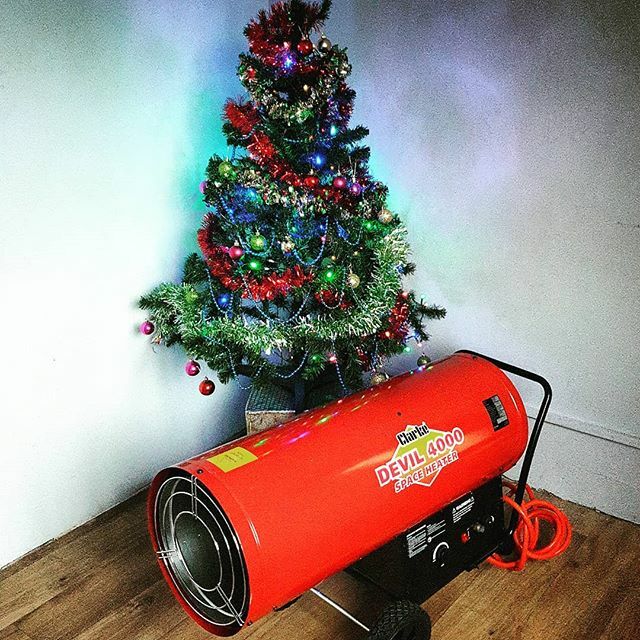 Christmas has come early here at the gym, banished are those cold mornings.

Most boxes are freezing this time of year theres NO excuses here now.

Always improving, community first.

Want a week free? DM or link in bio

#warm #gym #communityfirst #christmaspressie #fitness …