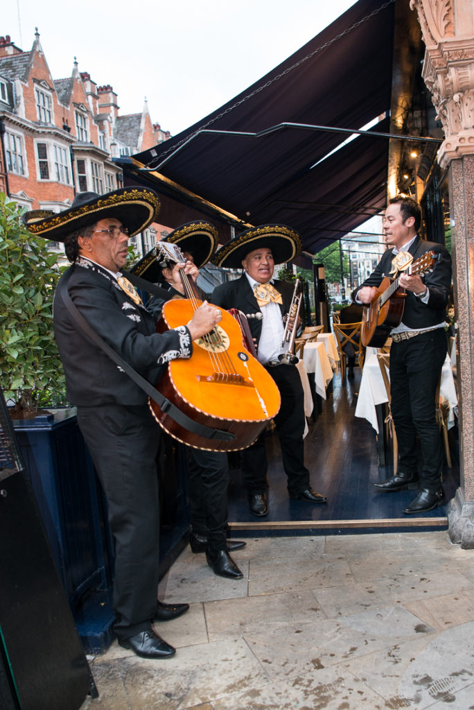 Out tonight? Keep an eye out for our fantastic mariachi band, <a href="/MariachiLocoUK/">Mariachi Loco UK</a> who will be roaming the restaurants and bars. Arriba! #rdguk @readingbid
