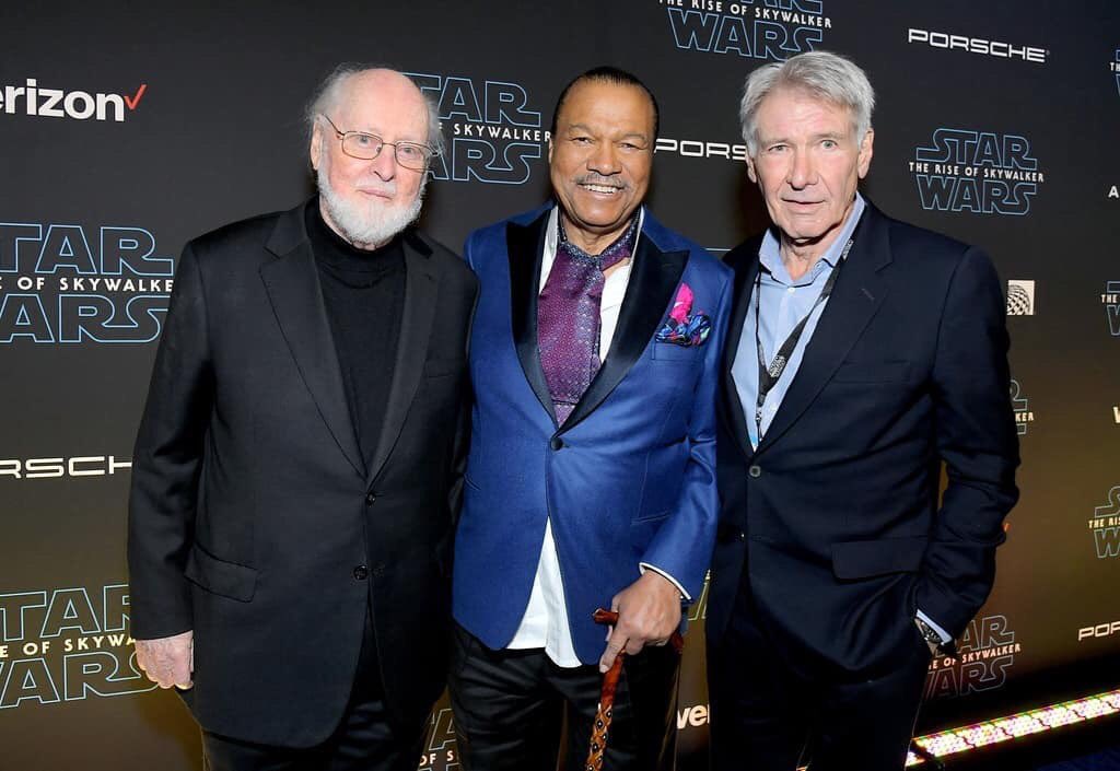 #JAWS composer #JohnWilliams with #HarrisonFord and #BillyDeeWilliams at the #RiseofSkywalker premiere in Los Angeles 🎶 🦈 #starwars
