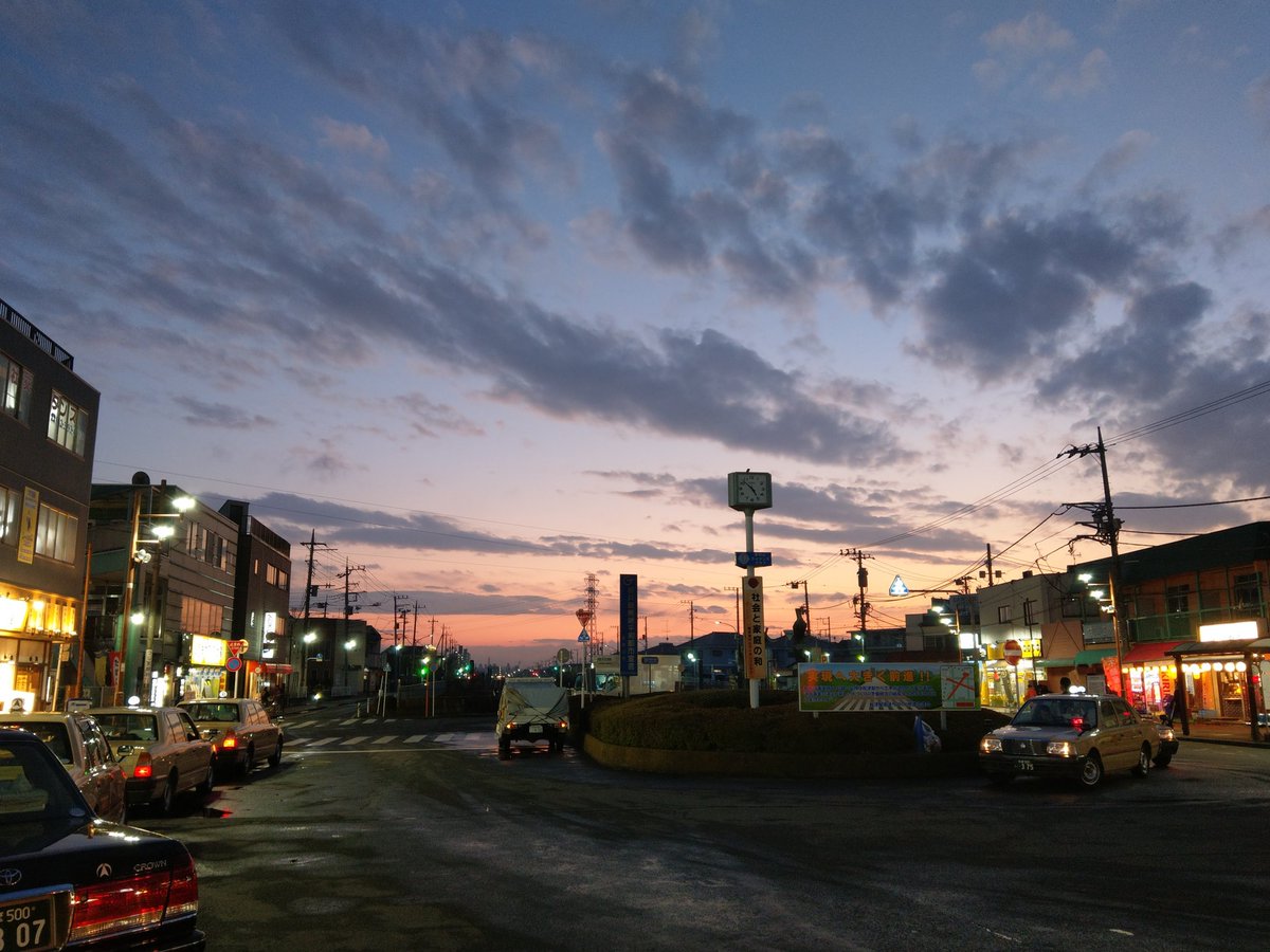 suspici75927384's tweet photo. JR武蔵野線・新秋津駅前からの夕景
スマホ #HTV33 標準カメラ
傾きのみ調整
#写真好きな人と繋がりたい
#写真撮ってる人と繋がりたい
#カメラ初心者
#camera
#マジックタイム
#夕焼け
#イマソラ https://t.co/sl5IGvkXuB