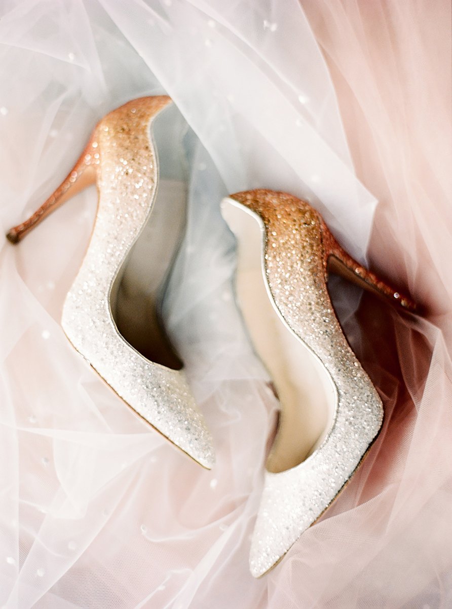 Llámalo glitter, llámalo crush ✨✨✨
-
Foto <a href="/2Brides/">Isabelle Hesselberg</a> • Planning and Styling <a href="/BodasdeCuento/">Bodas de Cuento™</a>  • Shoes <a href="/SWhitehaven/">Serena Whitehaven</a>