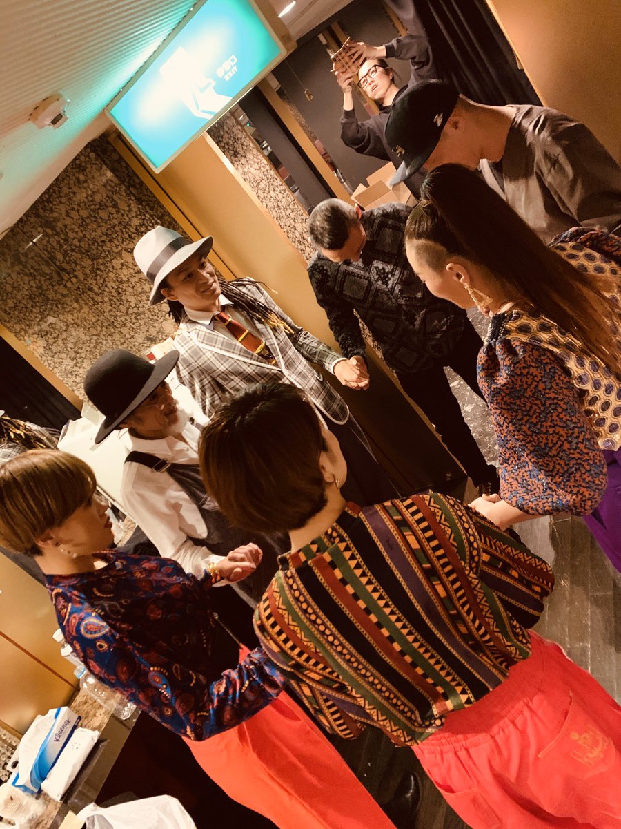 chibi_chino's tweet photo. いよいよ始まりました❗️
PUSHIM"YEAR END PREMIUM LIVE 2019~PUSHIM 20th ANNIVERSARY~”
昨夜の初日札幌☃️
最高の空間でのツアー幕開けとなりました🎶
残り8本が楽しいイメージでしかない。
#pushim #YearEndPremiumLive2019
#ニコタン #tanco #yukky #nodatin #mi3 #chino #chica
#pushim20th https://t.co/RdyOHfAnDn