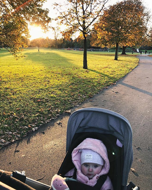 Ellas not too sure about these cold winter walks... 🙄
But I’m doing all I can to catch those winter rays. Come back sun! ift.tt/2M4h2Ma