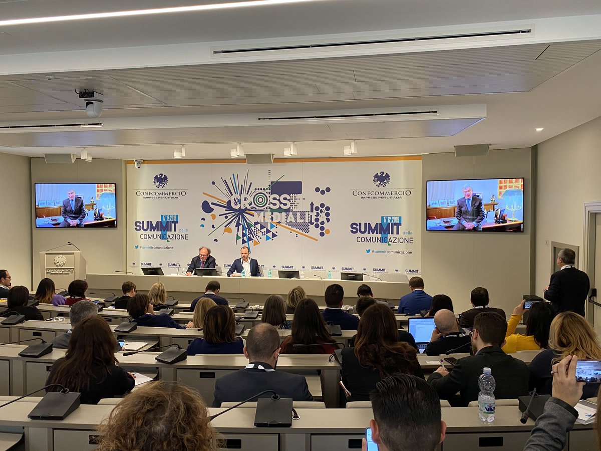 I lavori del #summitcomunicazione iniziano con il  video messaggio del presidente #CarloSangalli
