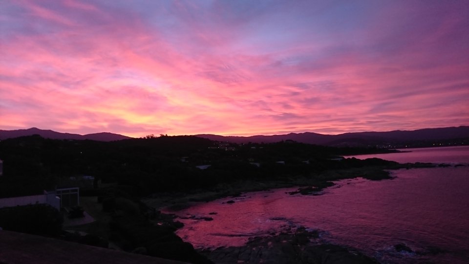Anne_Lara_Paris's tweet image. Dreamy morning light this a.m.  🖌 🎨 #sunrise #pinksunrise #nature #nofilter #December #Corsica