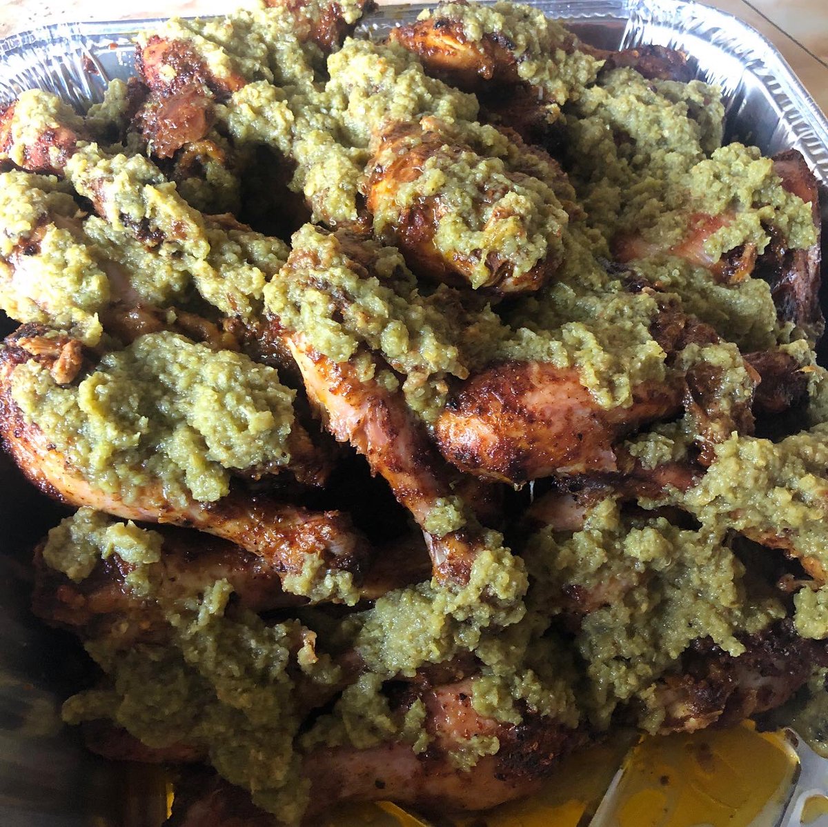 Say no to dry grilled chicken! 
Juicy Grilled Ghana Chicken here!!! #hothotshito🌶 #bbq #Bronya 🎄🎄🍗 #trueflavoursGH