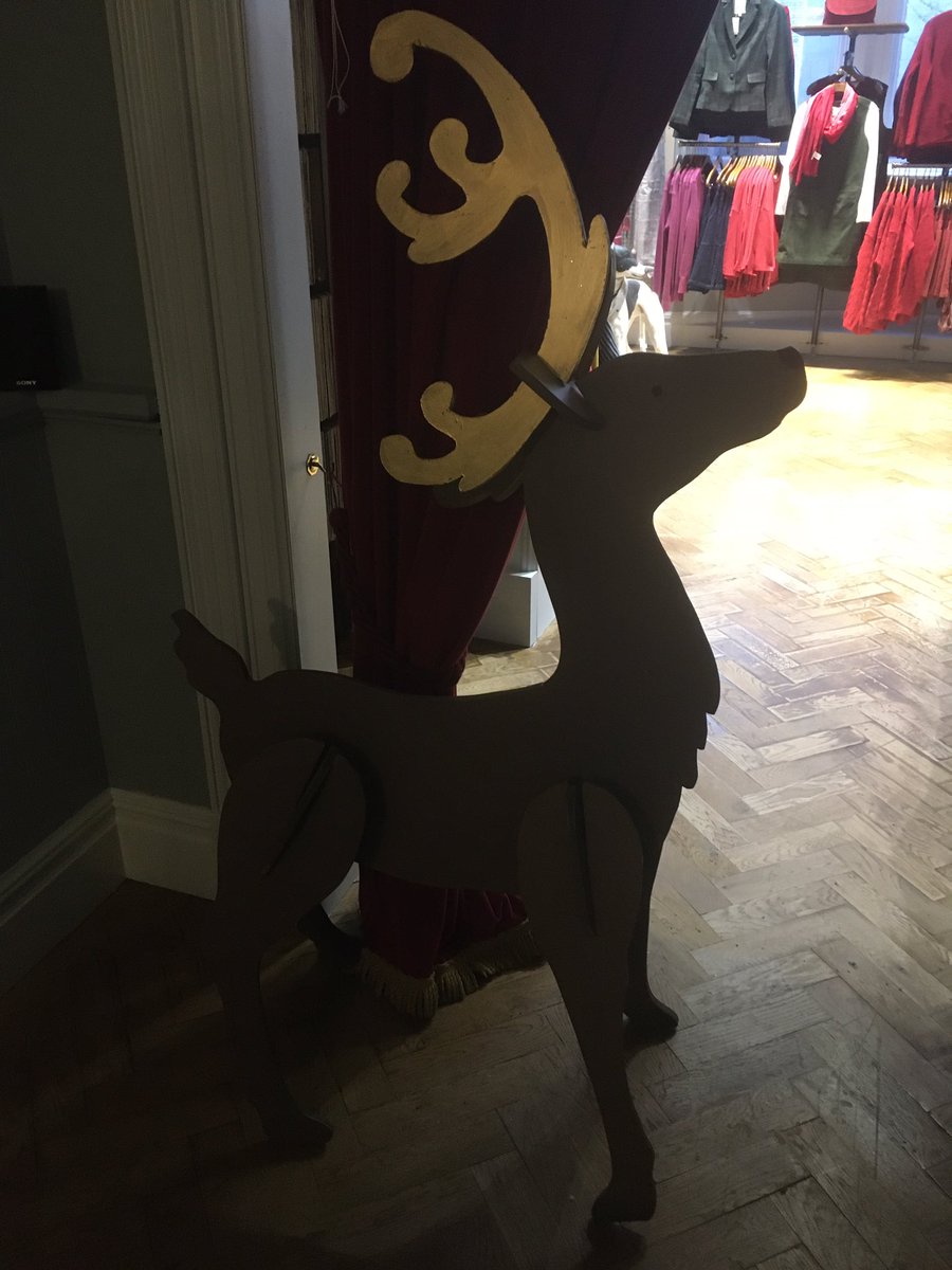 Another Daddy Daughter Day in Belfast at Christmas!! 

belfastfoodman.com/2019/12/17/chr…

#christmas #daddydaughterday #reindeer
#belfast <a href="/CastleCourt/">CastleCourt</a> <a href="/VisitBelfastOrg/">Visit Belfast News</a> <a href="/VisitBelfastBiz/">Visit Belfast Business Events</a>
