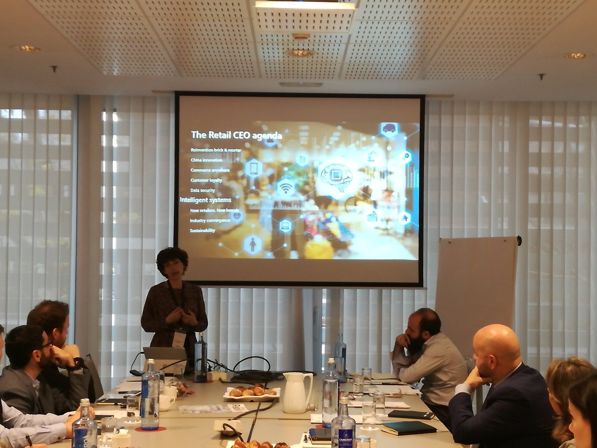 daretail's tweet photo. «Hablamos de pasar de una visión aislada con los clientes a otra más conectada, con esa capa de Inteligencia Artificial»: Maureen Manubes de @MicrosoftES #DaRetail #DARetailEventos #Avanade #Microsoft https://t.co/Q4dgCAbpti