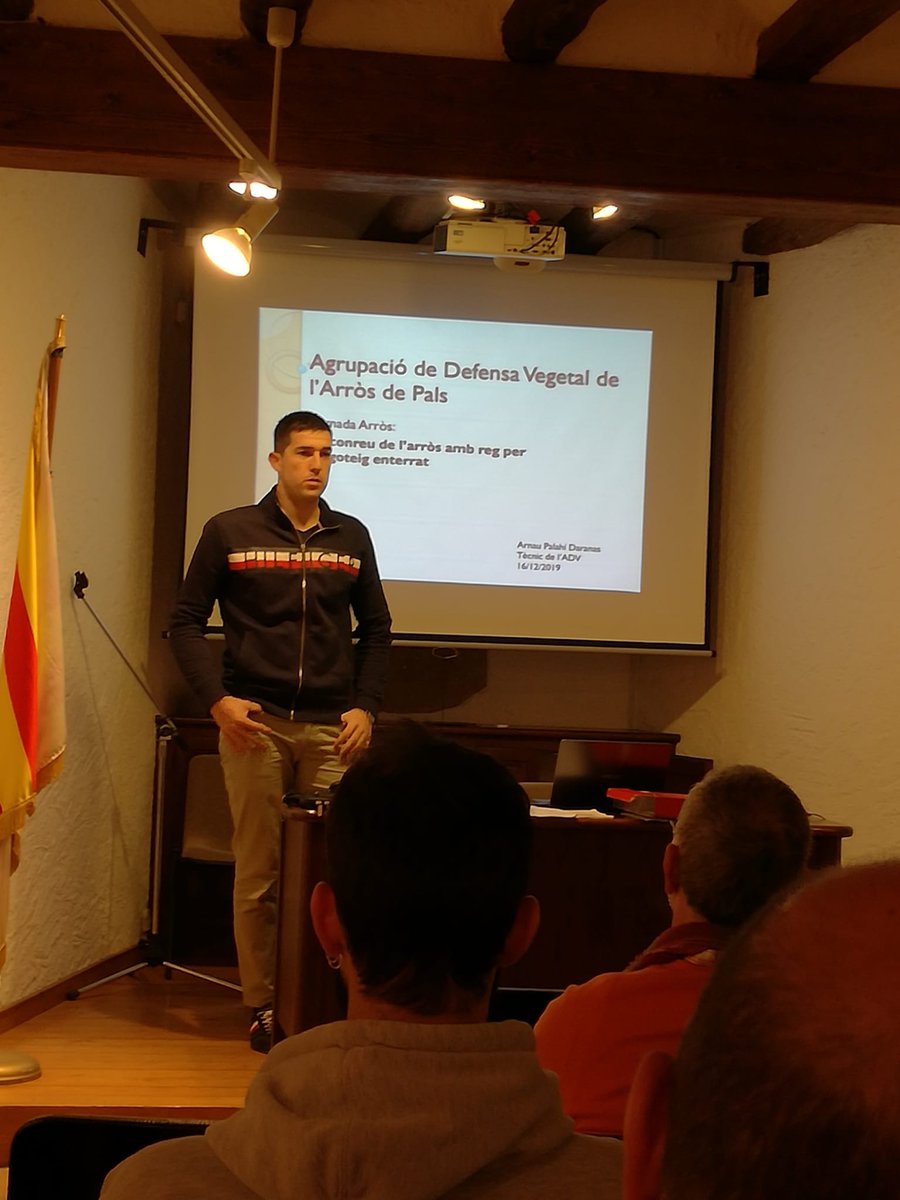 AGROENG_UdG's tweet image. L'@Arnaupd de l'@AdvPals ens explica com va anar la campanya de l'#arròs del 2019 a #Pals: produccions, varietats... i reptes de futur 
#PATT2019 @FonsUECat @RegaberSA @ruralcat