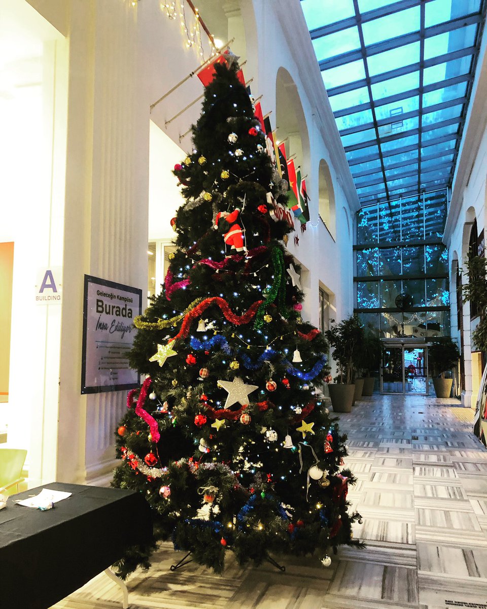 bauogrencidekan's tweet photo. Yeni bir yıl yaklaşıyorken,
BAU’da yeni yıl coşkusunu doyasıya kutlamak isteyenler parmak kaldırsın mı?☝️🎄
Beklemede kalınız...🔜 https://t.co/MZgAImQ8e3