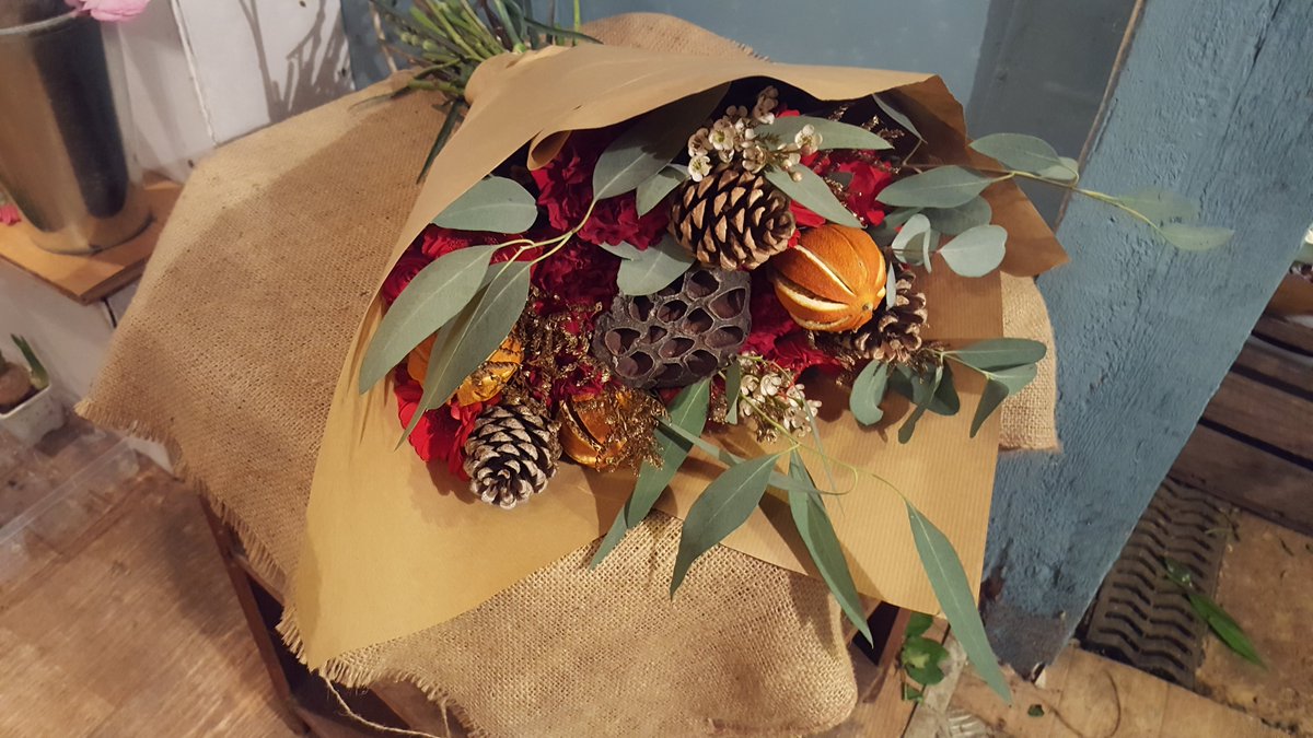 SussexRoses's tweet image. There's still time to order your #Christmas #Flowers! Head over to our webshop not-grown-in-holland.co.uk/ourshop/cat_10… or contact us for #bespoke orders 🎄We'll be delivering up to #christmaseve #sussex