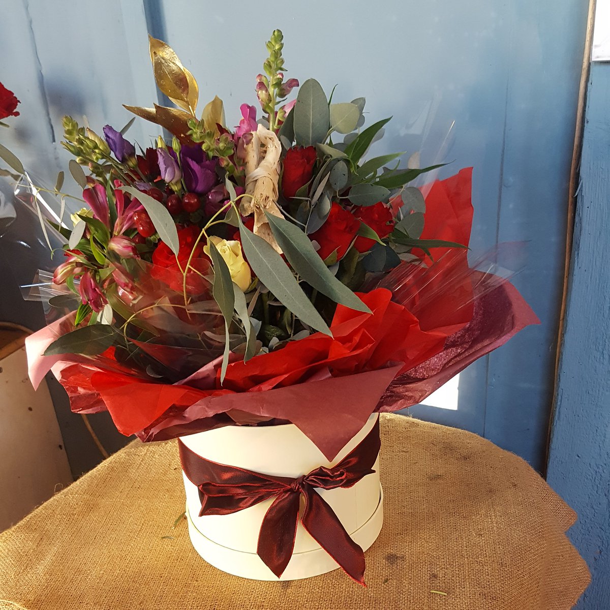 SussexRoses's tweet image. There's still time to order your #Christmas #Flowers! Head over to our webshop not-grown-in-holland.co.uk/ourshop/cat_10… or contact us for #bespoke orders 🎄We'll be delivering up to #christmaseve #sussex