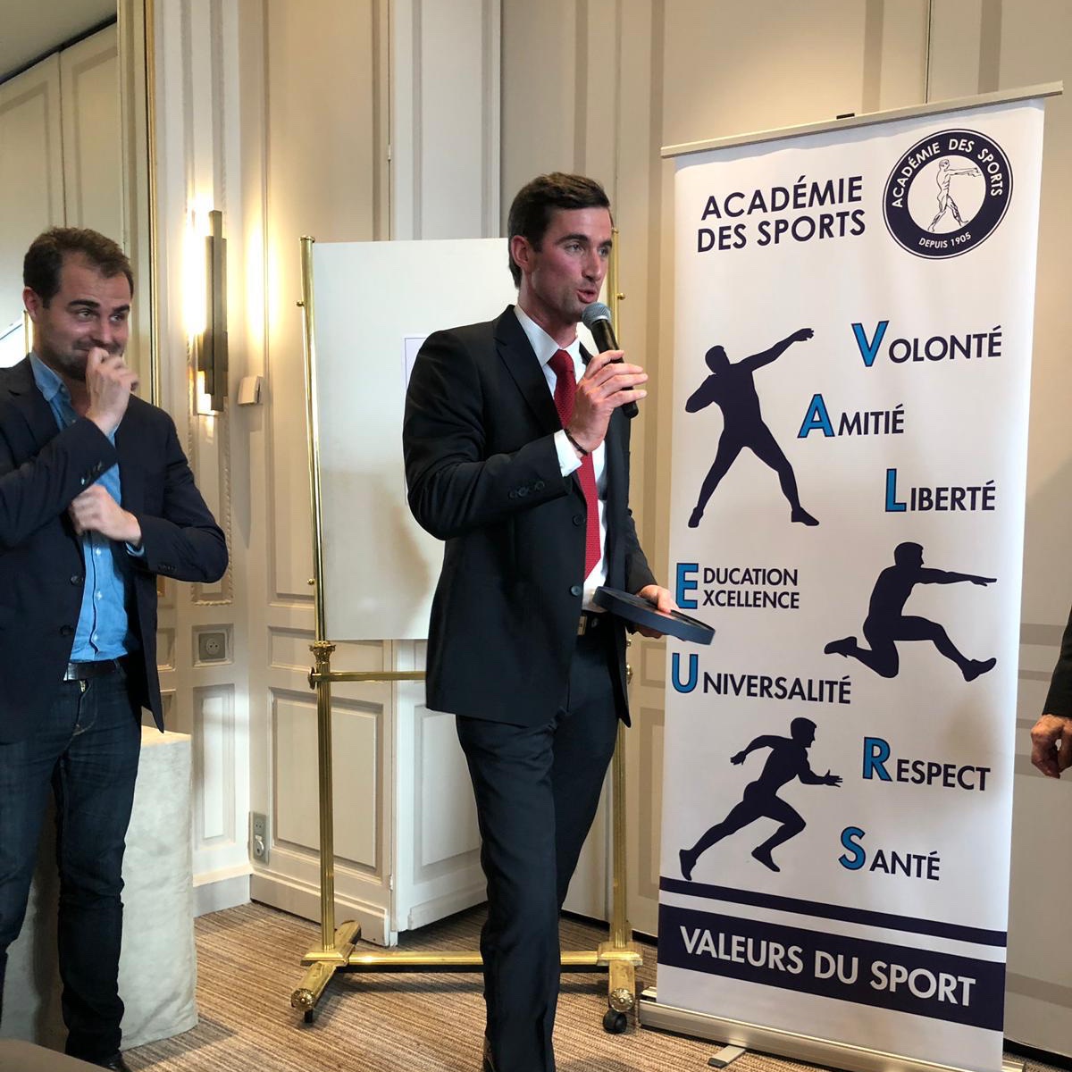 TripleA_Agency's tweet photo. Congratulations to @pierrevaultier 🏂
Honored with the Grand Prix Olympique 2019 of the Académie des Sports
#3asports #3aextreme #snowboard #GrandPrixOlympique https://t.co/w5n5bBir9Q