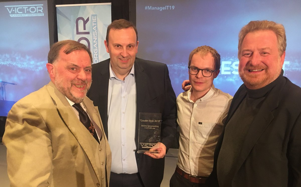Digitaal Archief Vlaanderen (opgezet in samenwerking met Cronos Public Services) wint Gouden Byte Award tijdens #ManageIT2019. 🏆 Het #DAV zorgt ervoor dat de overheid, gemeenten en provincies hun digitale archieven kunnen opladen in één platform 📂buff.ly/2POzGJb