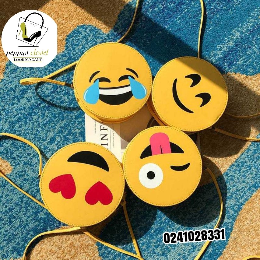 JMbapeppy's tweet image. Are you thinking of how to surprise your baby girl or that special one, check in peppys_closet for your new emoji shoulder bag at an affordable price
 WhatsApp them on 0241028331 or contact them on IG : peppys_closet .
#lookelegant💝
RT