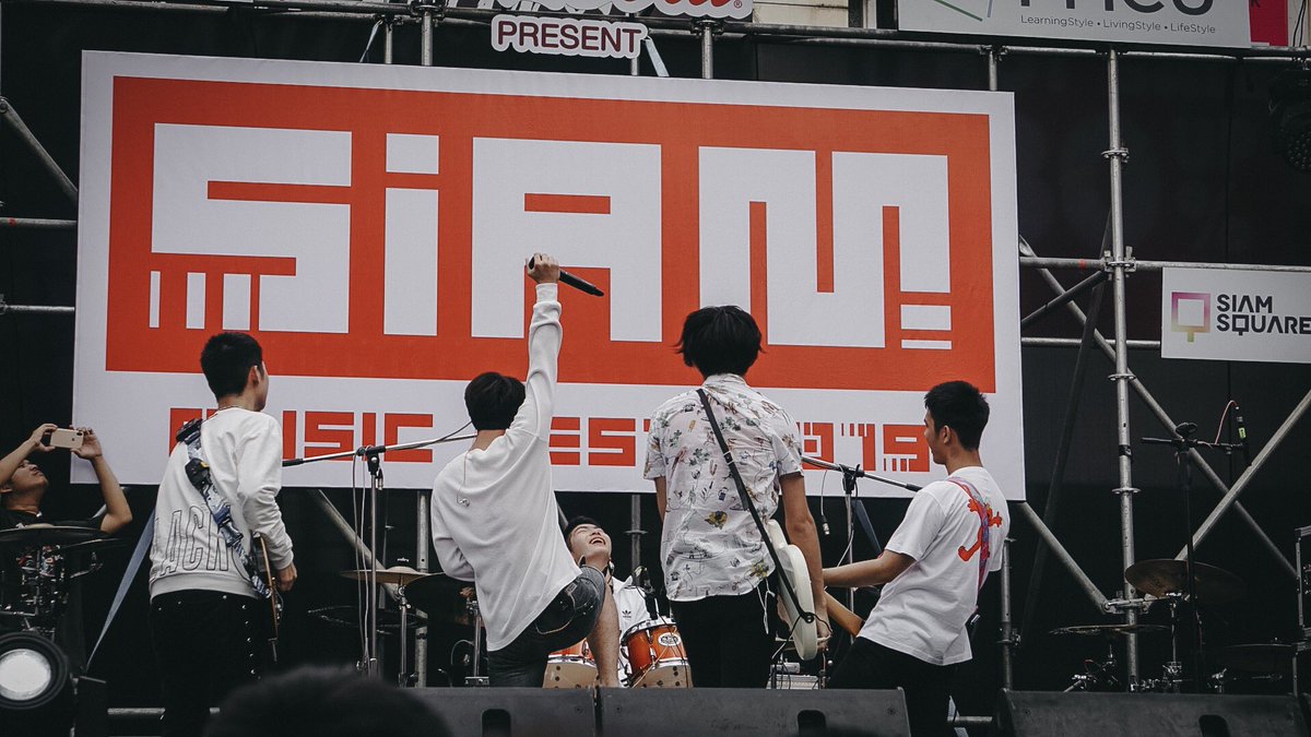 FoolstepA's tweet photo. ยังยืนยันว่าชอบตอนนี้ของพวกคุณที่สุด 🖤
.
.
@foolstepband 
#FoolStep
#FoolStepBand
#FoolStepInYourArea 
#SiamMusicFestival2019 https://t.co/vbNWisElfL