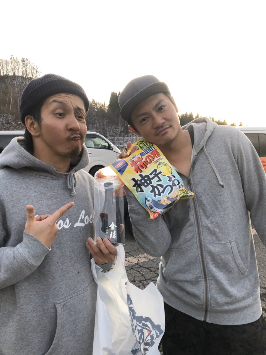 StyleTatsuki's tweet photo. day4.5
先週滑走記録つけ忘れたのでまとめて!
今週は初めて鷲ヶ岳行ったけどジャガイモ畑でしたねー。。
夕方はガリガリのバーンw
そして逆エッジからの腕巻き込んで正面から倒れ込んだからあばらが痛い痛い。。
来週までには治れよー
#スノーボード
#奥美濃 #鷲ヶ岳
#ビエスラビット #bsrabbit https://t.co/fGm0Hd8C2H