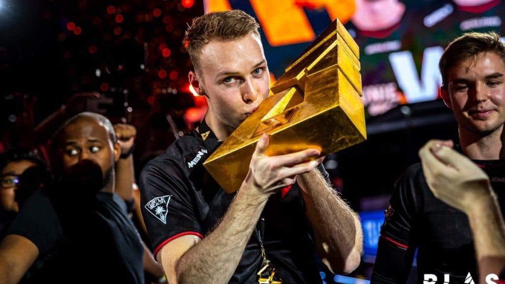 2019 yılının sonuna gelirken, Astralis bir kez daha şampiyon olmayı başardı: BLAST Global Finals 2019. bit.ly/2rRx3OP