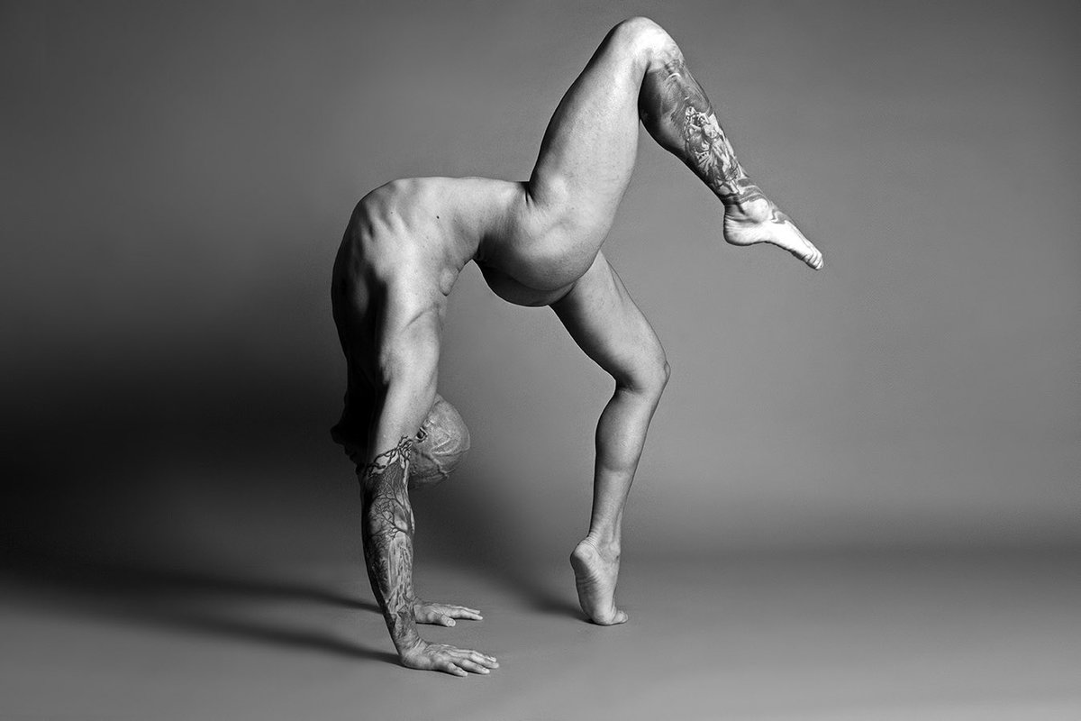 @AndromedaCircus. #contortion. photography. 