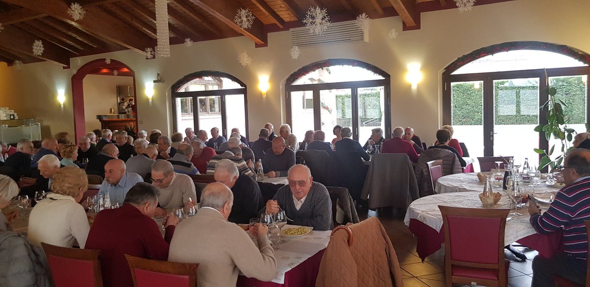 PandiniAle's tweet photo. #ComunediMontodine
#PranzoOver74
#Semprebello https://t.co/St9txvmlaT