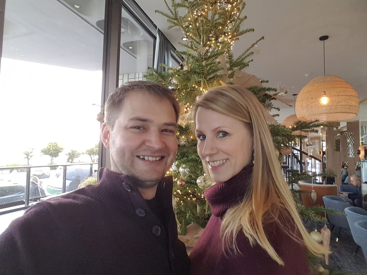 Rhigordon's tweet photo. Just arrived for a family Christmas roast! With @stevejgordon #Christmas https://t.co/BBoMrqqf9T