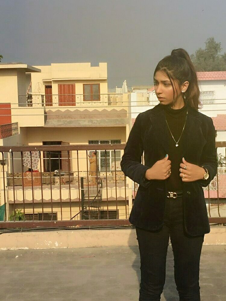 AimanChanna's tweet photo. Presentation day✨ #be_superior https://t.co/BXK6pKRsOo