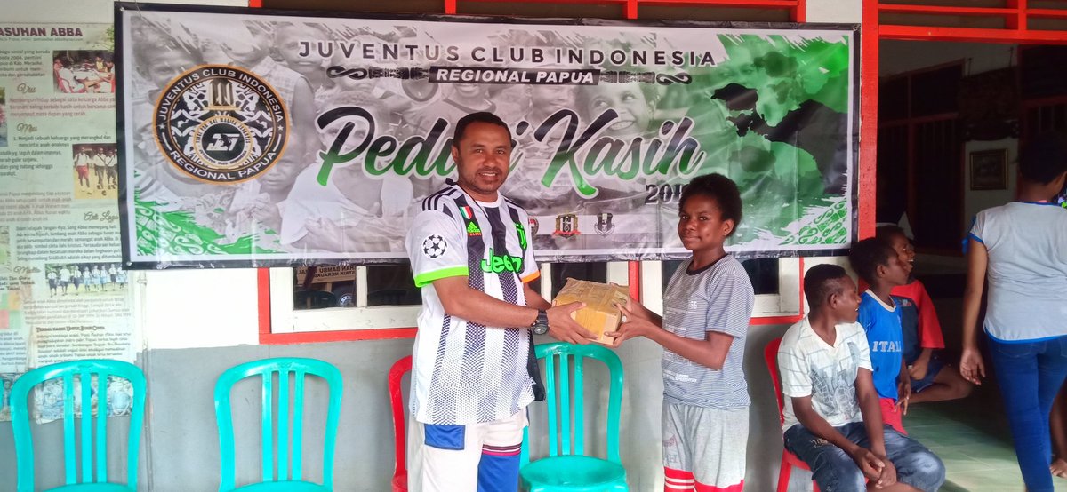 JCImerauke's tweet photo. Aksi Sosial serentak  Regional Papua yang di ikuti 5 chapter resmi Regional Papua,yaitu Jayapura,Merauke,Manokwari,Sorong Dan Serui😇🙏

"Kami tak kemana mana tapi kami ada dimana mana"

#Finoallafine
#ForzaJuventus https://t.co/wAaG8ZMeZ7