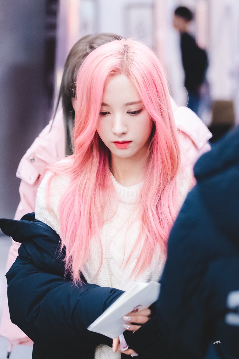 wujuarchive's tweet photo. ╌ bona ❣︎ #김지연 
© bbolupic ⇝ 191120 https://t.co/NTQT0MSmZK