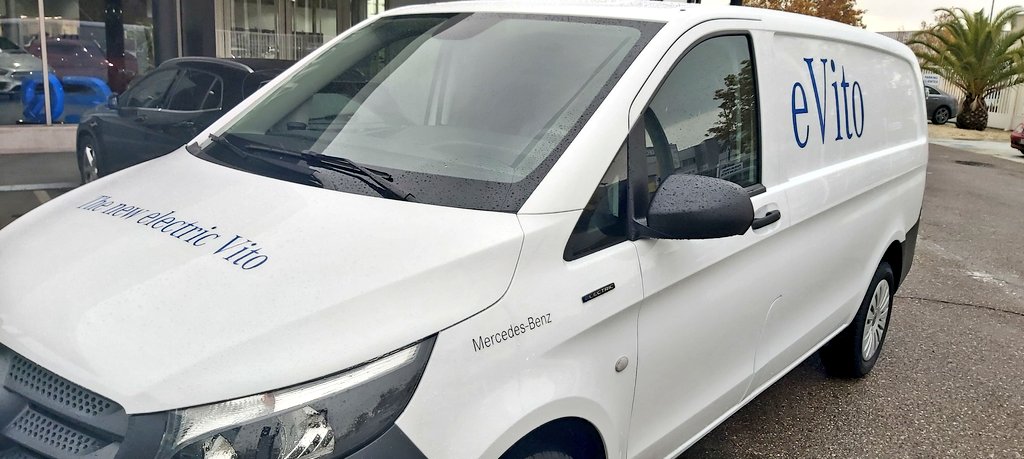 Agreda_MB's tweet image. Detrás de ti hoy en #carreraempresasESIC, el resto del año a tu lado en el día a día de tu empresa #VanPro #BornToRun