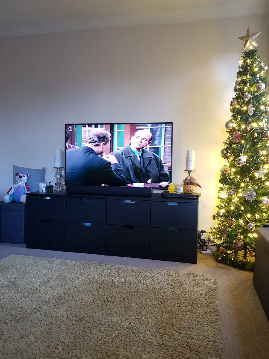 TrekkieRob's tweet image. Look who's on Frasier #TwoDoctors #ImListening #PleaseStateTheNatureOfTheMedicalEmergency