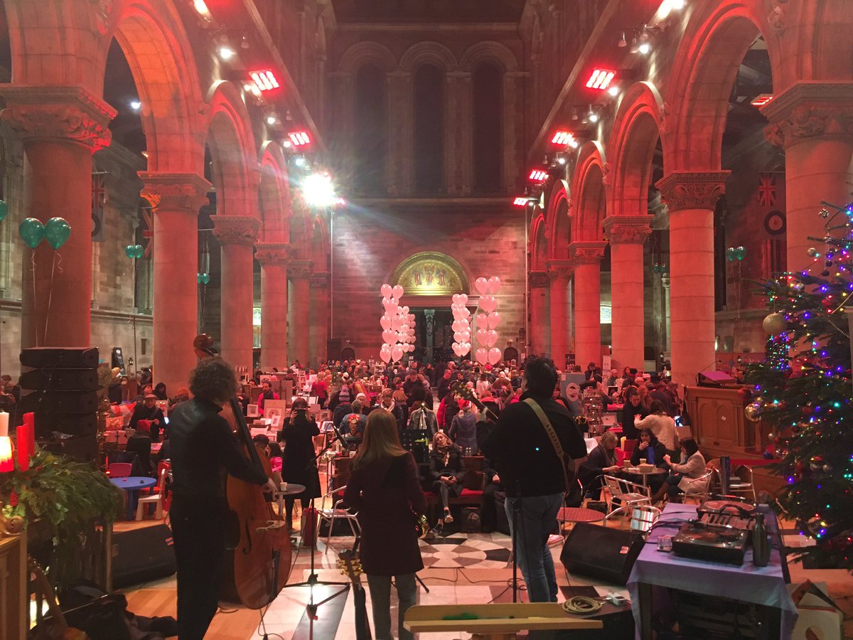 Check out the Night Time Bazaar at Belfast Cathedral here: 

belfastfoodman.com/2019/12/15/chr…

#belfast #cathedral #blacksanta #bazaar @BelCathedral