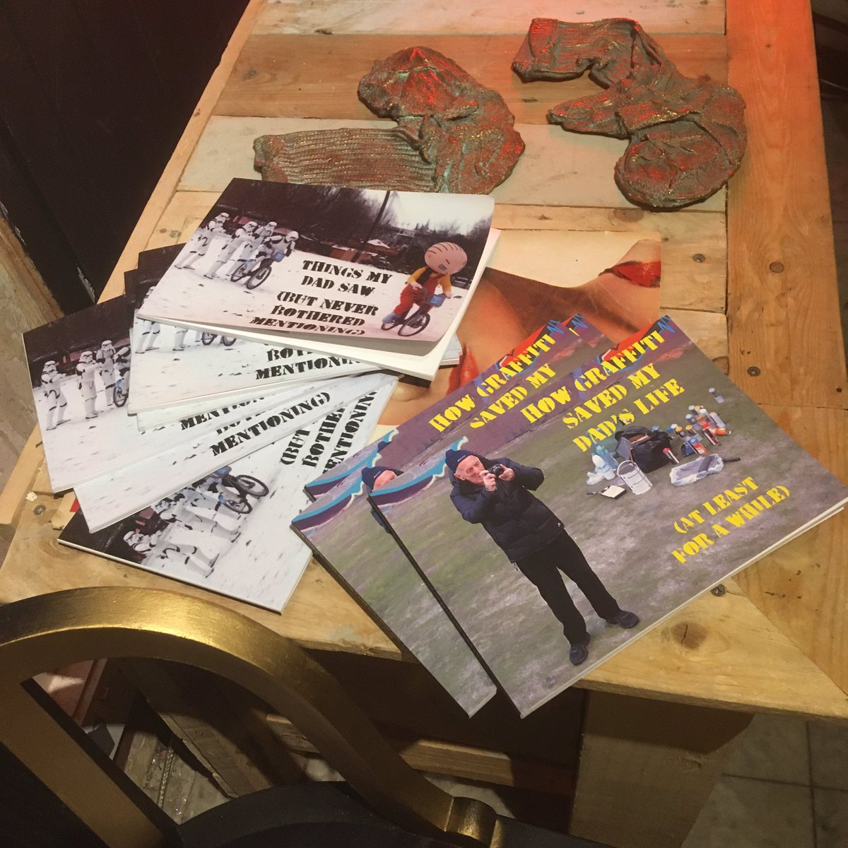 ColossivePress's tweet photo. If you’re anywhere near #Greenwich today, check out the #PhingThing silent auction at @thebenoakley: ace work from some incredible artists, all in aid of @stchrishospice
(You might also find a few of our @GAGibbens photobooks for the same splendid cause) https://t.co/uSoPDCvfWq