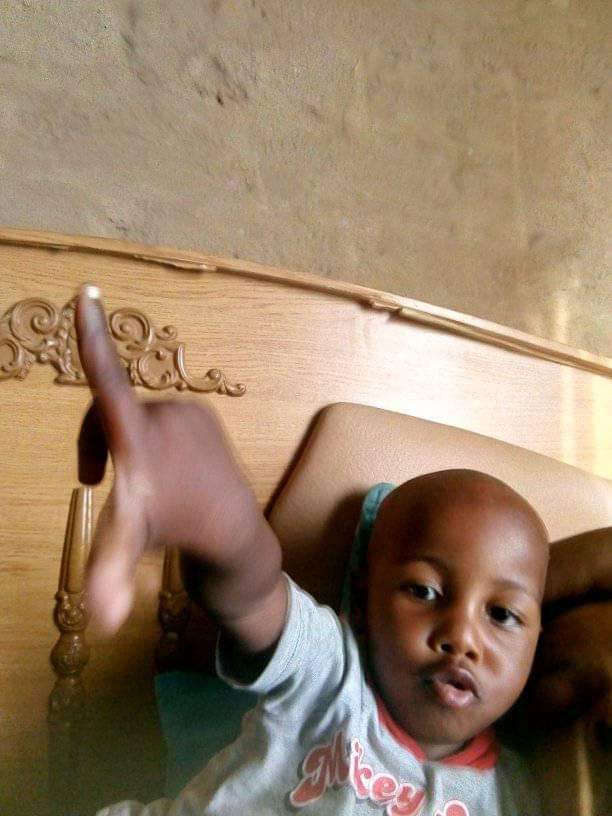 Please help us find a 3 year old boy. Ivile  Nkwitshi  Been missing since friday afternoon 13-12-2019 at skwayini Kuqumbu Eastern Cape. The family started searching about  5 minutes after his disappearance but couldn't find him 🙏🙏🙏 #filluproyalbafokengstadium
