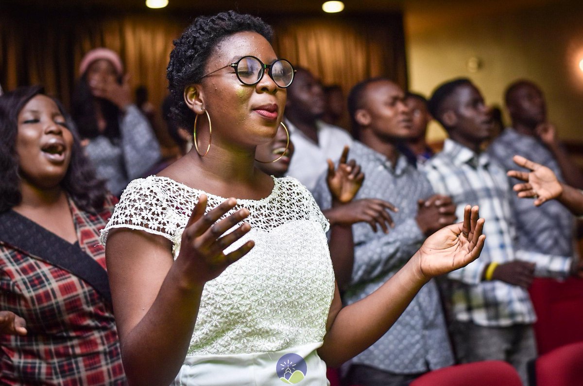 Olorunnisola_'s tweet photo. Gd morning e-Church  

D glory of God is lifted as our hearts render songs of worship unto Him this morning @radiatingchurch
If d Lord has bn good to u from Jan up until now then y don't u drop a word of exaltation 🙌🏽
#TRCfamily 
#Navigateseries 
#theradiatingchurch
#TRCsundays https://t.co/vUa4d40s5t