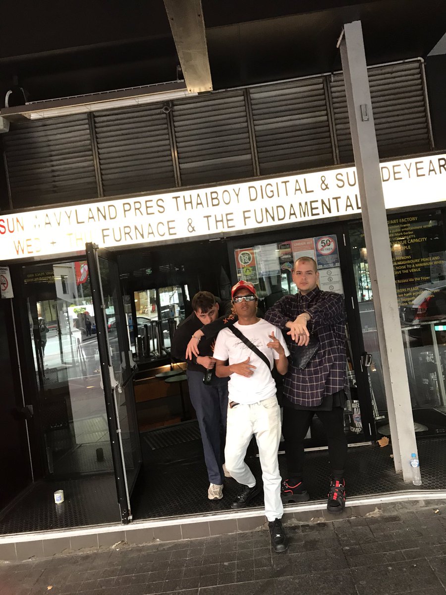 ThaiboyGoon's tweet photo. LAST SHOW 2NIGHT SYDNEY!
#LEGENDARYMEMBER
Tour Merch on da spot Limited! https://t.co/UV6G7H2LJS