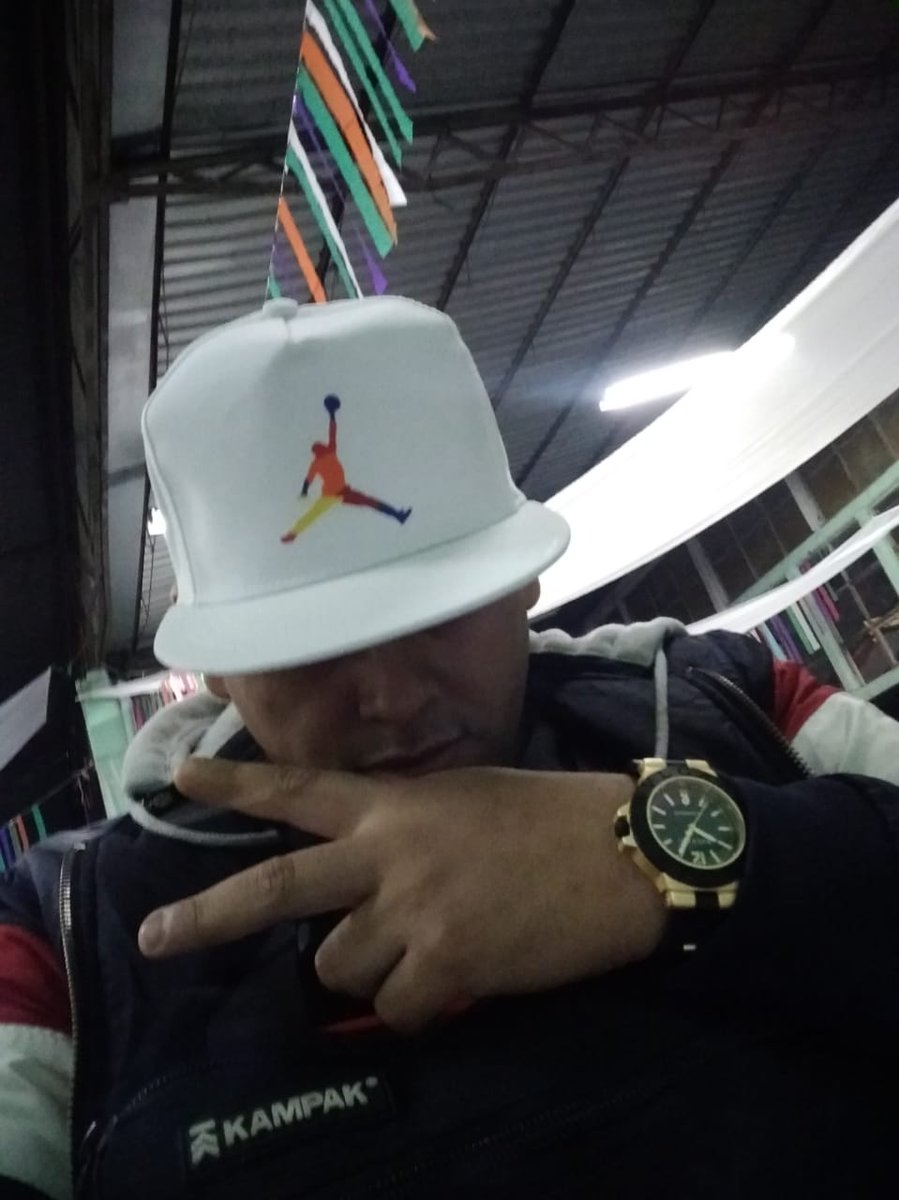 GuayaaronM's tweet photo. Antes de la peda, catástrofica que me puse jajaja 😎��😁😂😅😜 llegué a casa razita todo en orden 😎😁 https://t.co/tcJMY97PDX
